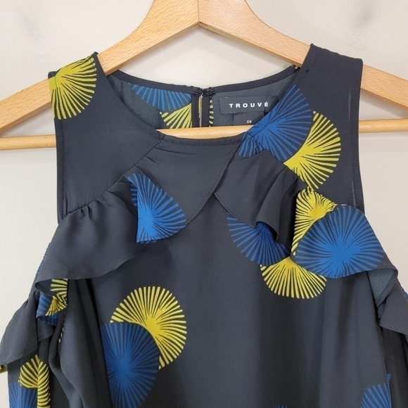 Trouve | Black Blue Yellow Starburst Cold Shoulder Ruffle Detail Blouse Size XS - Picture 8 of 8